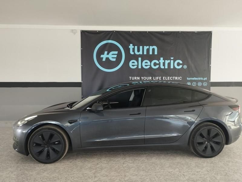 Cinzento Usado 2023 Tesla Model 3 Sedan | € 34.500 (Preço elevado) - Imagem 1/4