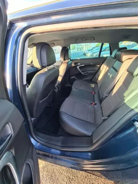 Usado Opel Insignia Sport 160 HP (117 kW) 2010 Azul Carrinha