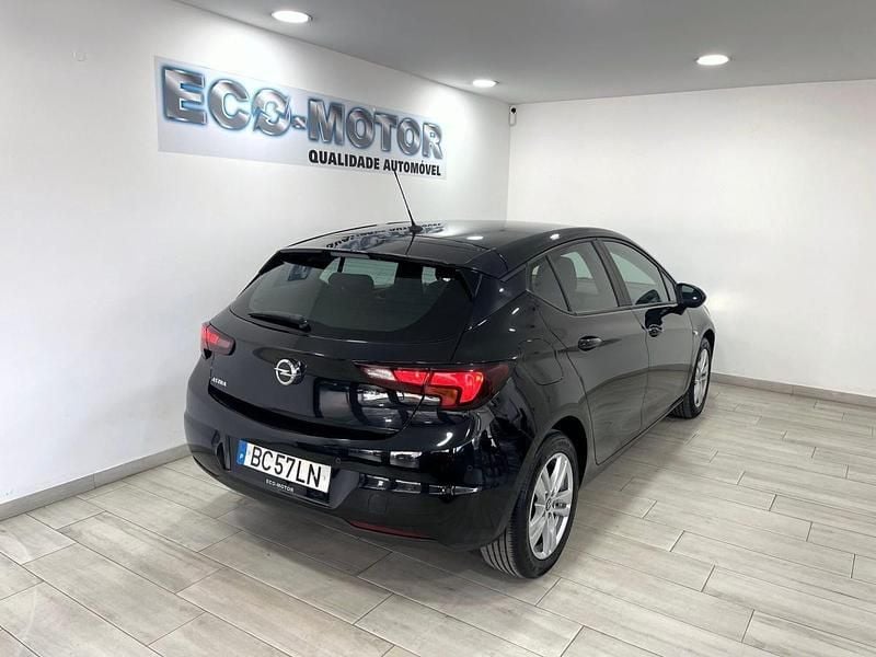 Usado Opel Astra Business Edition 130 HP (95 kW) 2021 Preto