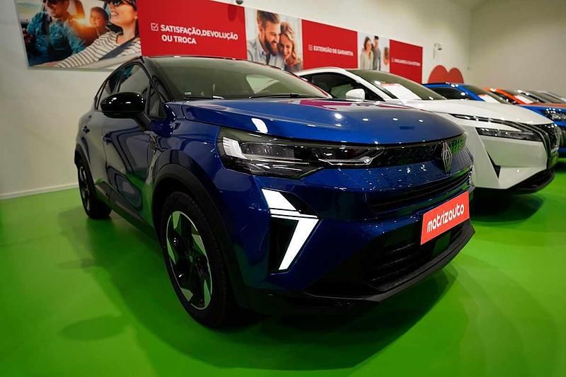 Azul Novo 2025 Renault Captur SUV | € 24.999 - Imagem 1/4