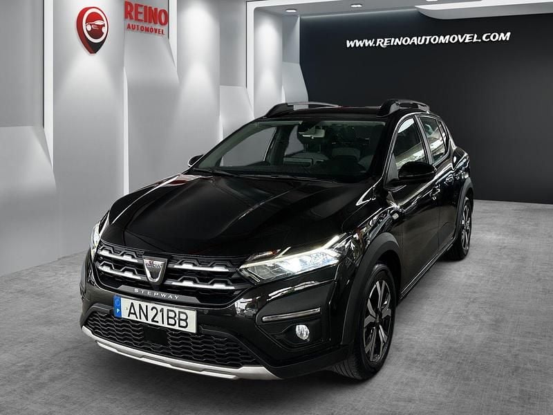 Preto Usado 2021 Dacia Sandero Essentiel Citadino | € 15.500 (Preço justo) - Imagem 1/4