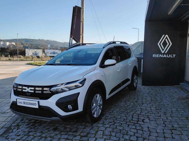 Branco Usado 2024 Dacia Jogger Essentiel Monovolume | € 19.500 (Preço justo) - Imagem 1/4