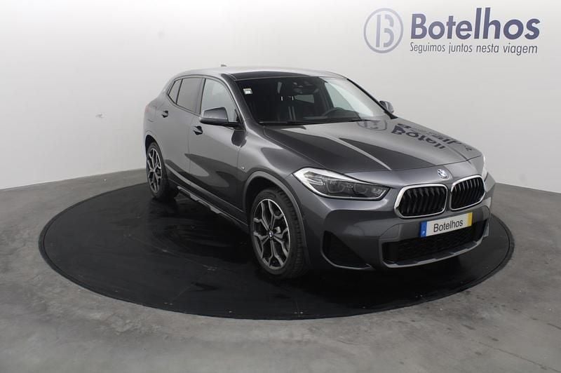 Cinzento Usado 2021 BMW X2 SUV | € 35.900 - Imagem 1/4
