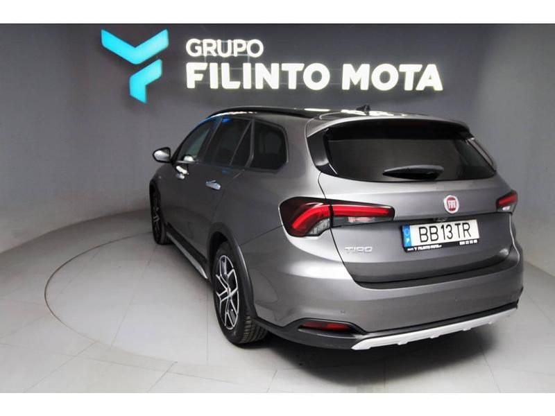 Usado Fiat Tipo 101 HP (74 kW) 2023 Cinzento Sedan