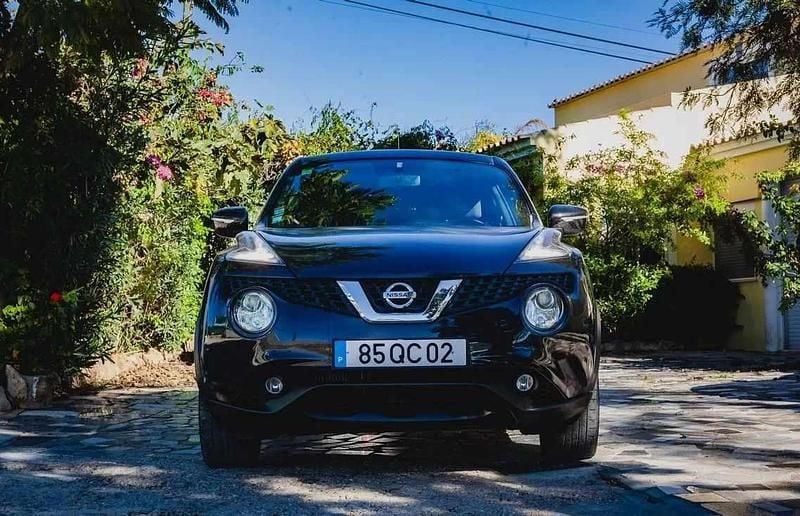 Usado Nissan Juke Acenta Connect 115 HP (84 kW) 2015 Preto SUV