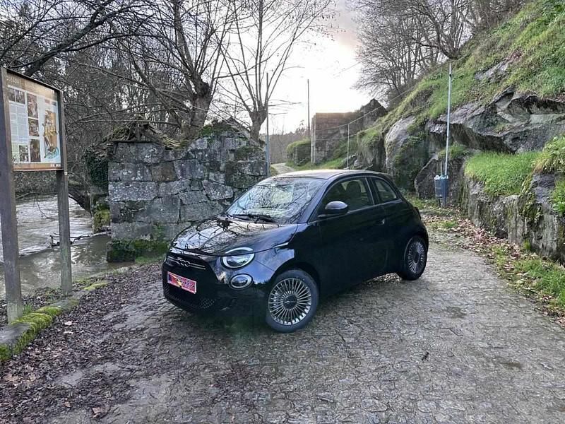 Preto Usado 2021 Fiat 500e Icon Citadino | € 17.999 (Preço elevado) - Imagem 1/4