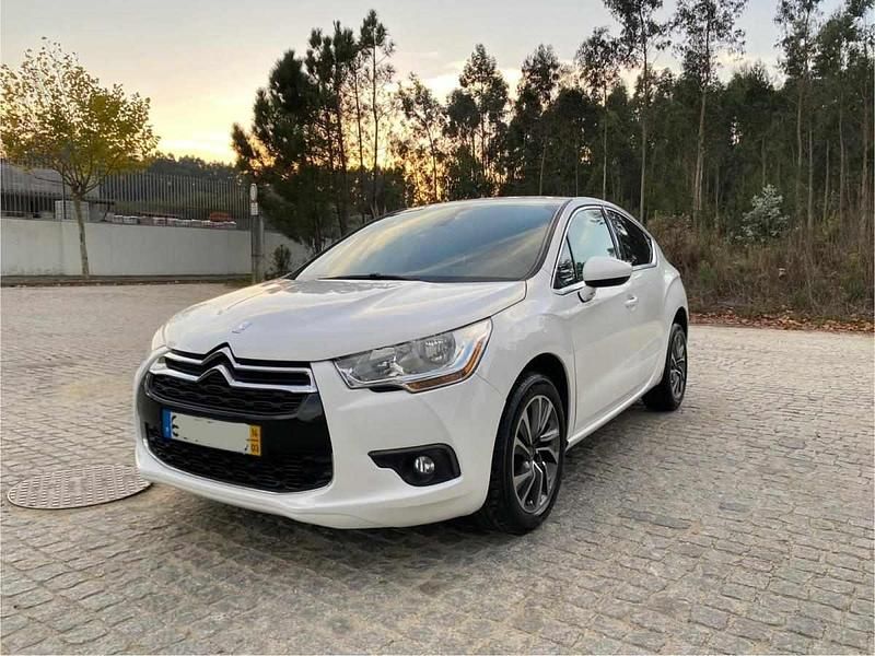 Branco Usado 2014 DS Automobiles DS4 | € 11.250 - Imagem 1/4