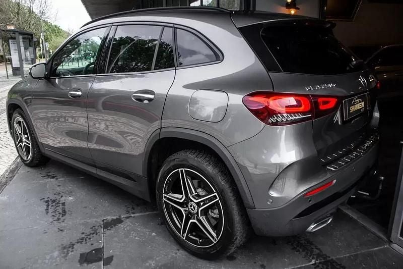 Usado Mercedes GLA250 AMG line 218 HP (160 kW) 2023 Cinza antracite SUV