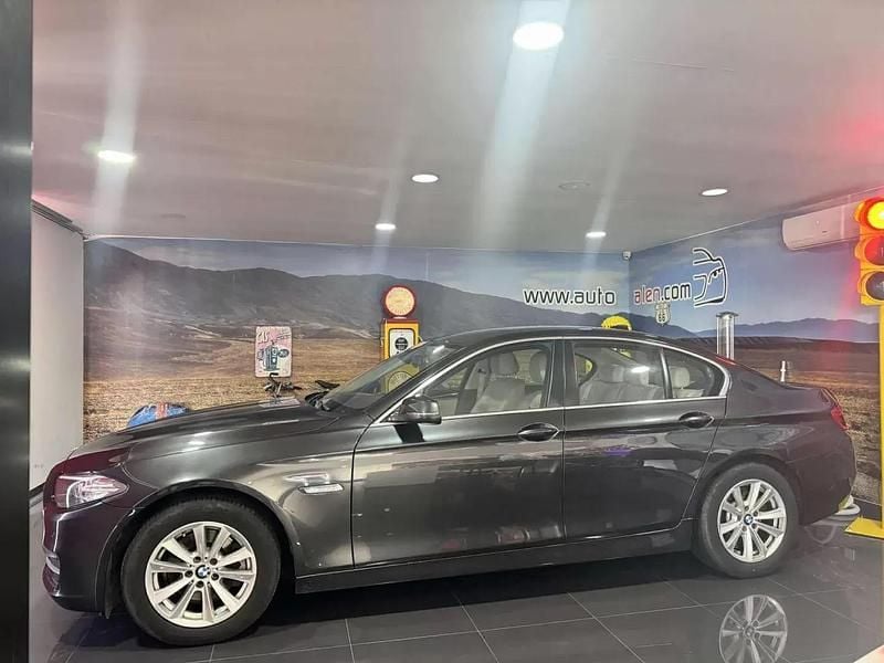 Cinza Usado 2014 BMW 520 Sport Line Sedan | € 15.500 (Super Preço) - Imagem 1/4