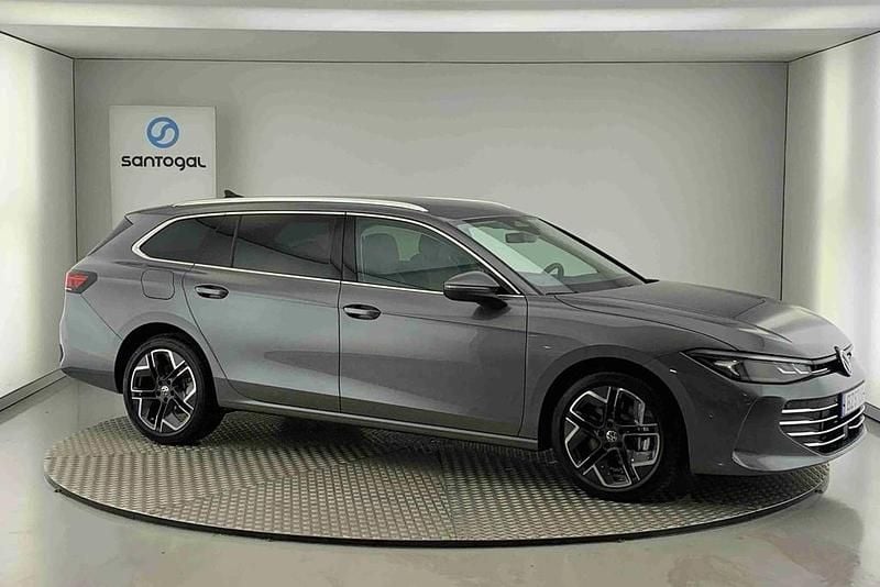 Cinzento Novo 2025 VW Passat Business Carrinha | € 42.490 - Imagem 1/4