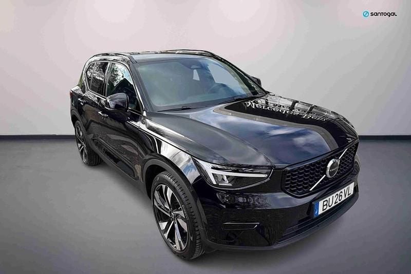 Usado Volvo XC40 Plus 163 HP (119 kW) 2025 Preto SUV