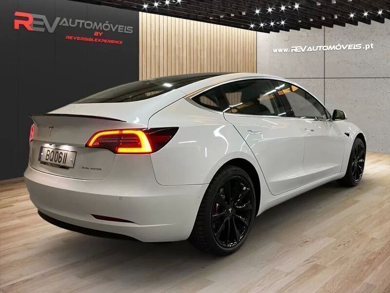 Branco Usado 2019 Tesla Model 3 Long Range Sedan | € 24.950 (Preço justo) - Imagem 1/4