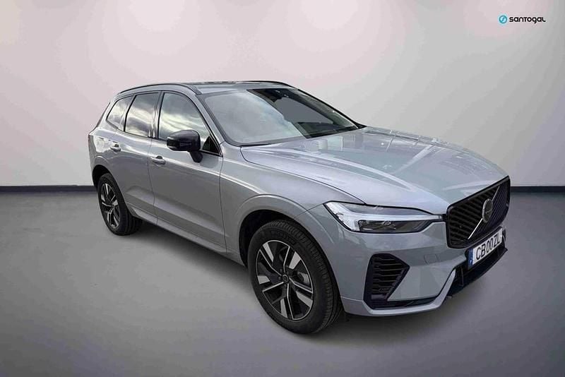 Usado Volvo XC60 Plus 253 HP (186 kW) 2026 Cinzento SUV
