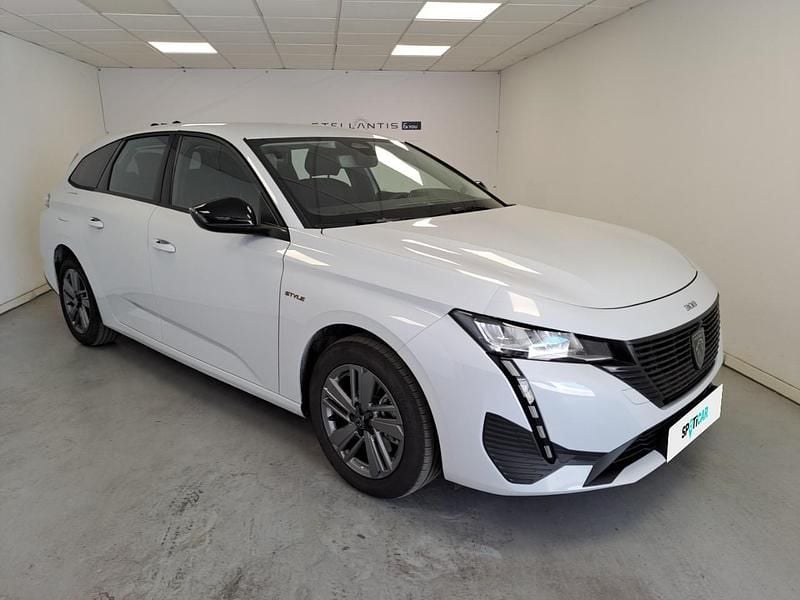 Usado Peugeot 308 SW Style 136 HP (100 kW) 2025 Branco Carrinha