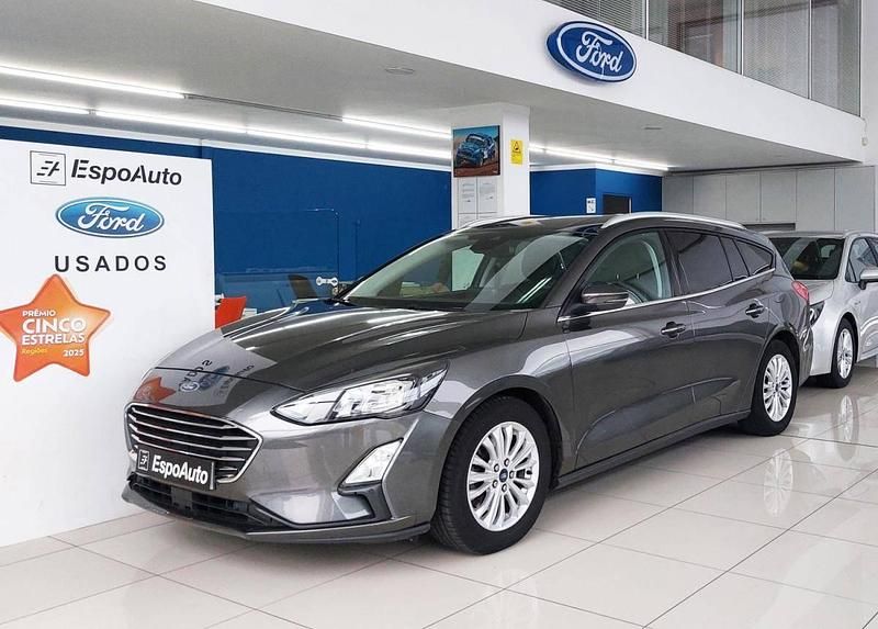 Cinza Usado 2020 Ford Focus Titanium Carrinha | € 17.490 (Preço justo) - Imagem 1/4