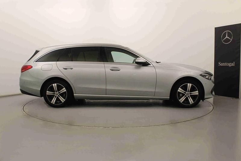 Usado Mercedes C300 197 HP (144 kW) 2024 Outra Carrinha