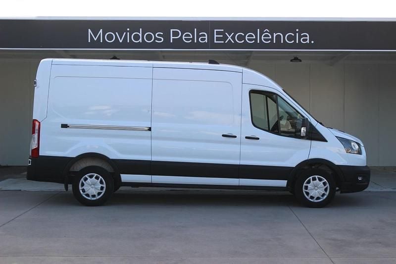 Usado Ford Transit Trend 130 HP (95 kW) 2023 Branco Sedan