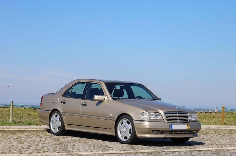 Usado 1996 Mercedes C200 AMG Sedan | € 9.900 - Imagem 1/4