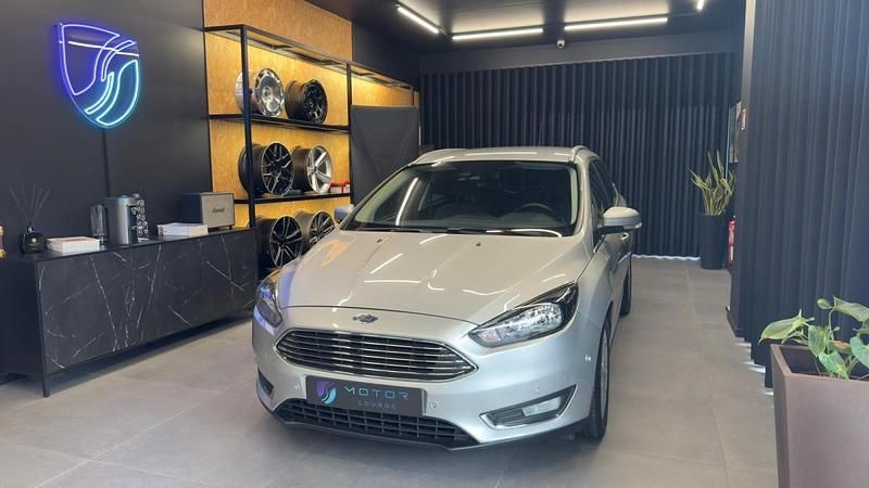 Usado Ford Focus Titanium 120 HP (88 kW) 2018 Cinza Carrinha