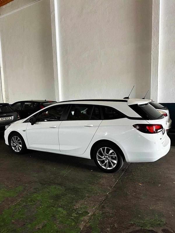 Branco Usado 2021 Opel Astra Business Edition Carrinha | € 12.900 (Preço justo) - Imagem 1/4