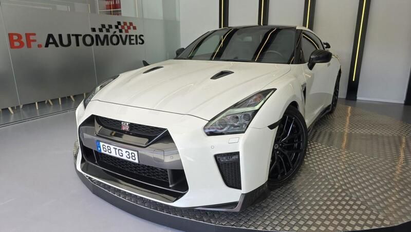 Verde Usado 2017 Nissan GT-R Pack Coupé | € 149.900 - Imagem 1/4