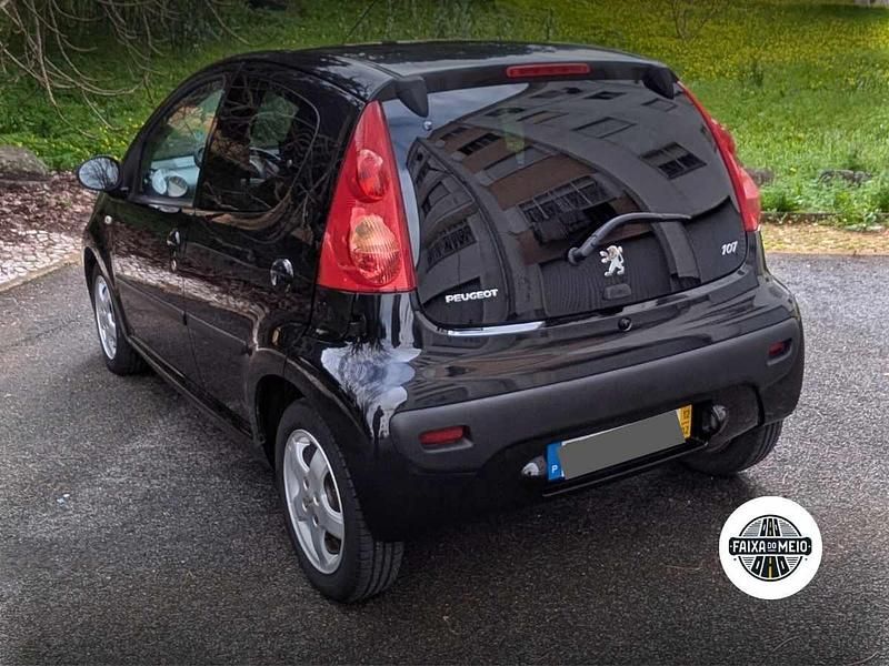 Usado Peugeot 107 68 HP (50 kW) 2012 Preto Citadino