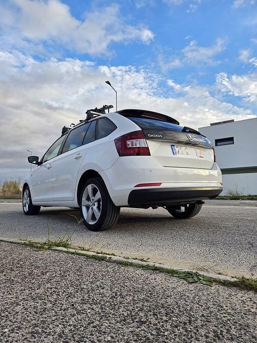 Usado 2014 Skoda Rapid Elegance Sedan | € 10.500 - Imagem 1/4