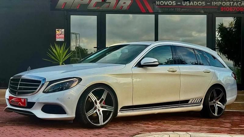 Usado Mercedes C200 Avantgarde 136 HP (100 kW) 2015 Branco Carrinha