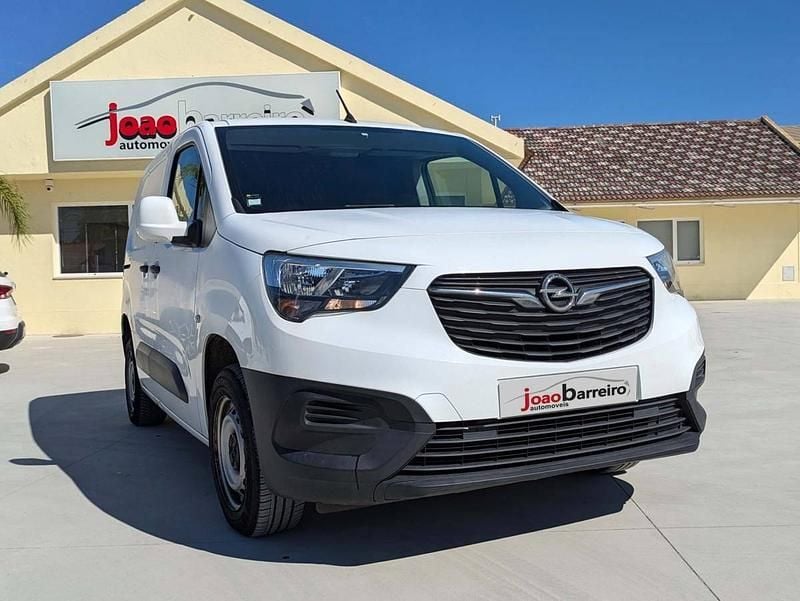Branco Usado 2020 Opel Combo Monovolume | € 14.900 (Preço elevado) - Imagem 1/4