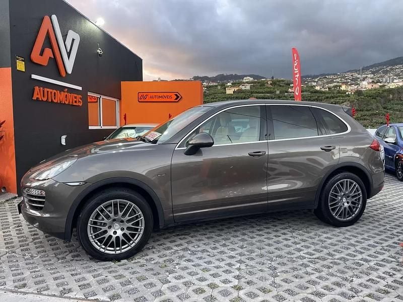 Usado Porsche Cayenne 240 HP (176 kW) 2011 Cinza SUV