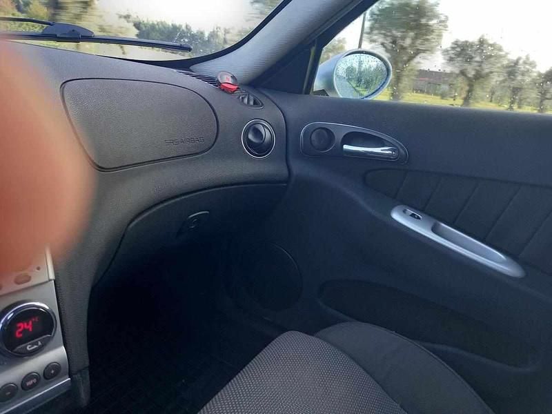 Usado Alfa Romeo 156 116 HP (85 kW) 2002 Cinzento Carrinha