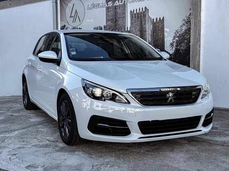Usado Peugeot 308 102 HP (75 kW) 2019 Branco