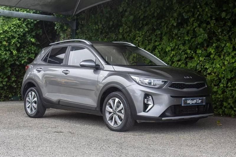 Cinzento Usado 2024 Kia Stonic SUV | € 17.900 (Preço justo) - Imagem 1/4