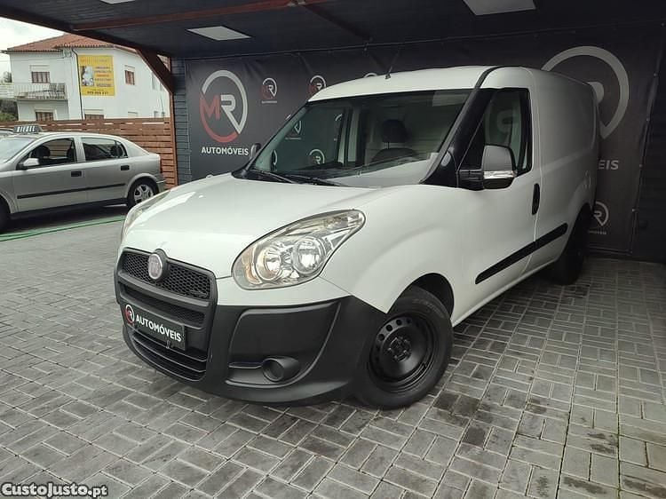 Branco Usado 2011 Fiat Doblò Monovolume | € 7.900 - Imagem 1/1