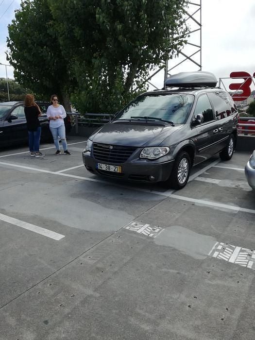 Usado 2004 Chrysler Voyager Monovolume | € 4.000 - Imagem 1/4