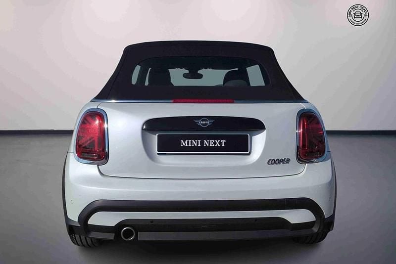 Usado Mini Cooper Cabriolet Classic 136 HP (100 kW) 2023 Branco Cabrios