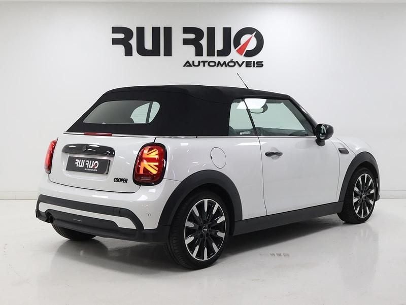 Usado Mini Cooper Cabriolet 136 HP (100 kW) 2024 Branco Cabrios