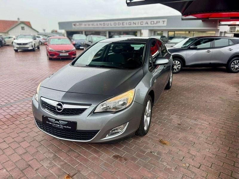 Cinza Usado 2010 Opel Astra Cosmo Citadino | € 6.500 (Preço justo) - Imagem 1/4