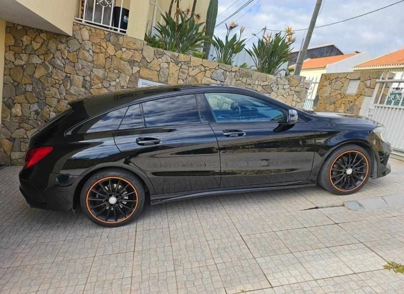 Preto Usado 2015 Mercedes CLA220 Sedan | € 22.500 (Preço justo) - Imagem 1/4