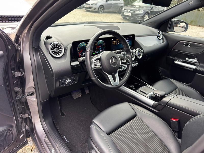 Usado Mercedes GLA250 Progressive 218 HP (160 kW) 2022 Cinza SUV