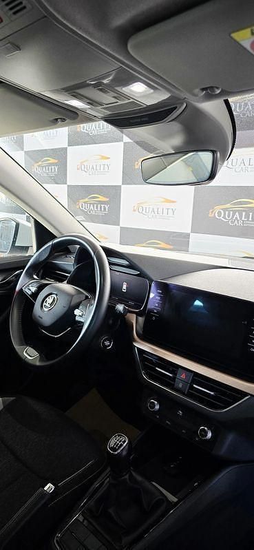 Usado Skoda Kamiq Ambition 110 HP (80 kW) 2023 Branco SUV