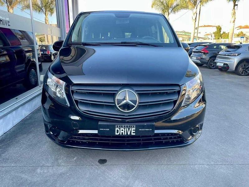 Usado Mercedes Vito 136 HP (100 kW) 2022 Preto Van