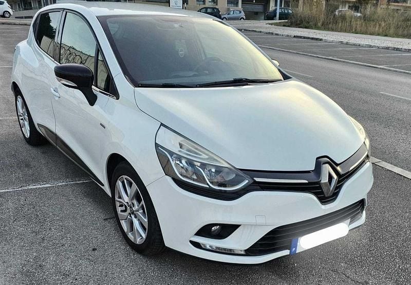 Usado 2018 Renault Clio IV LIMITED Sedan | € 11.900 (Preço justo) - Imagem 1/4