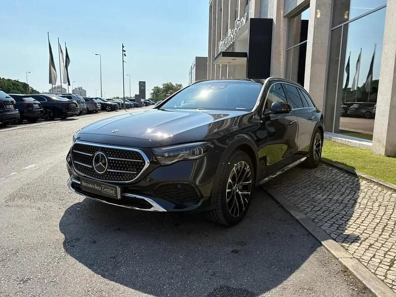 Cinza graphite Usado 2024 Mercedes E450 Avantgarde Carrinha | € 113.000 - Imagem 1/4