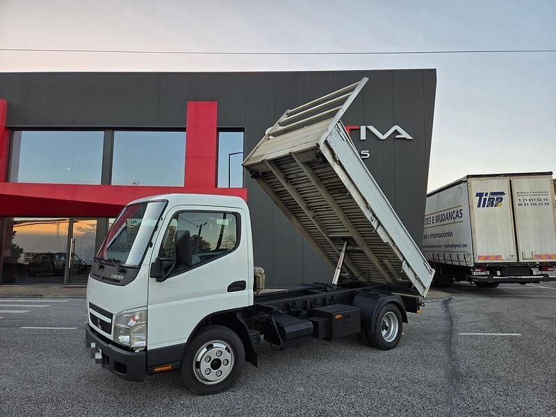 Branco Usado 2011 Mitsubishi Canter | € 22.000 (Preço justo) - Imagem 1/4