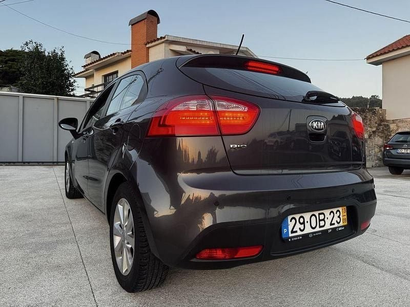 Usado 2013 Kia Rio Sedan | € 6.600 (Bom preço) - Imagem 1/4