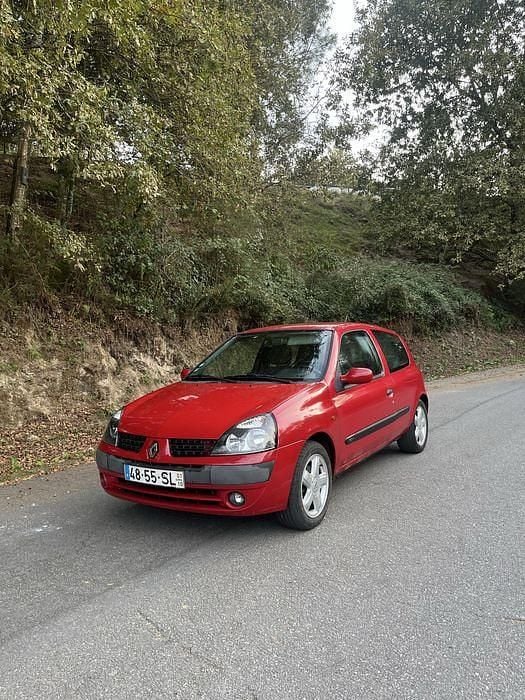 Usado 2001 Renault Clio II Sedan | € 1.200 (Bom preço) - Imagem 1/4