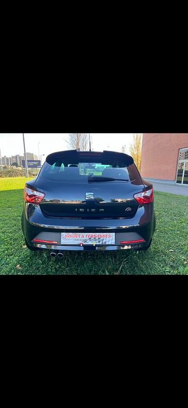 Usado Seat Ibiza FR 105 HP (77 kW) 2014 Preto