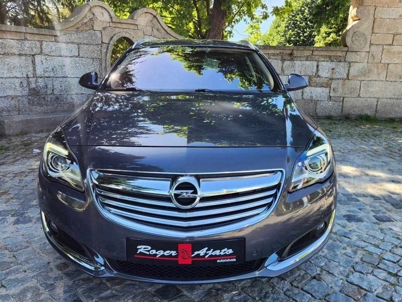 Usado Opel Insignia Cosmo 140 HP (102 kW) 2014 Cinza Carrinha