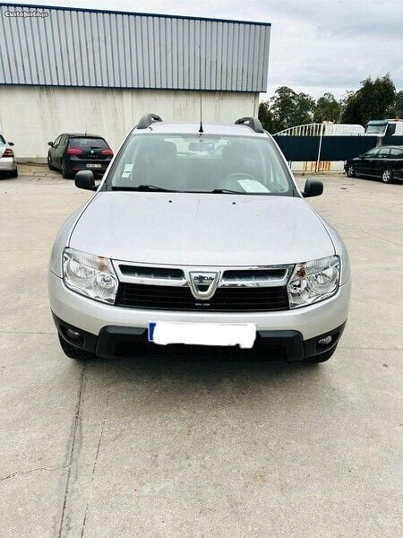 Cinza Usado 2012 Dacia Duster SUV | € 9.500 (Preço justo) - Imagem 1/1